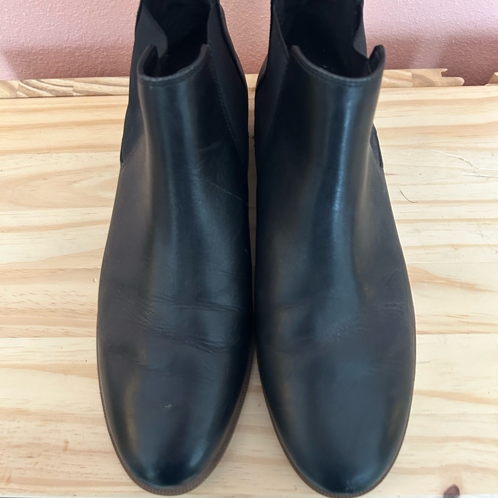 Clark Chelsea boots, size 9